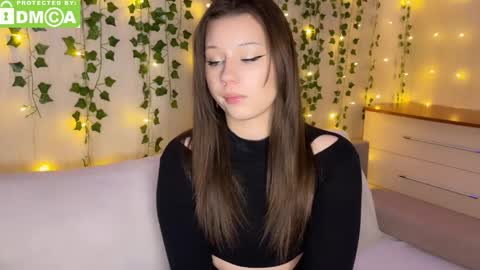 Molly online show from April 22, 12:13 pm