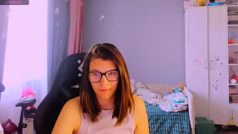  KIRA  online show from June 3, 3:29 am