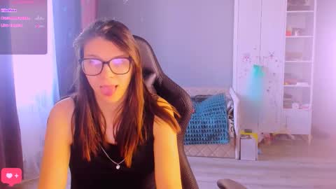  KIRA  online show from March 25, 4:17 am