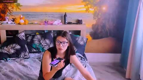  KIRA  online show from June 17, 4:58 am