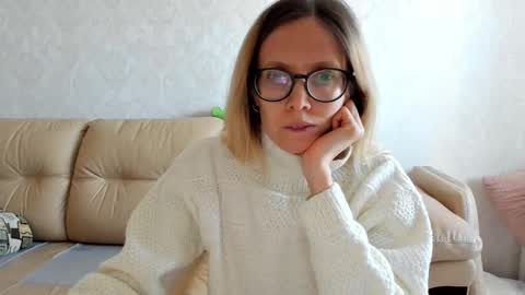 AngelMomm online show from March 1, 8:13 am