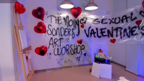 Snapshot of mollysunders_ chatting on February 14, 8:26 pm Molly Sunders online show from February 14, 8:26 pm