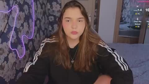 Leah online show from April 24, 1:47 pm