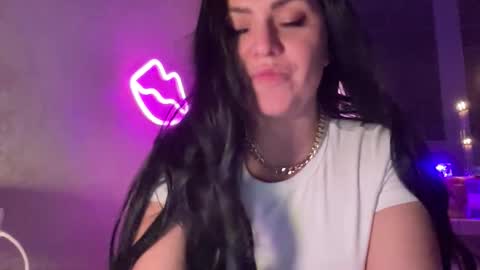 Rihanna online show from January 5, 5:27 pm