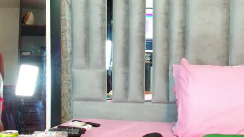  DINAH  online show from December 14, 7:30 pm