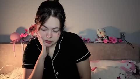 Momo online show from March 1, 3:56 pm