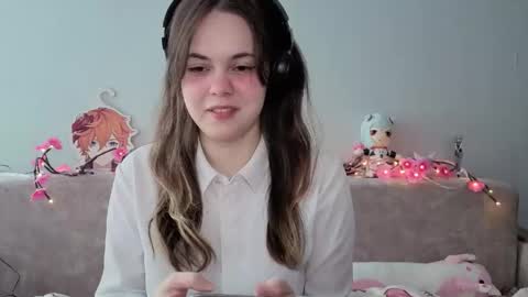 Momo online show from March 21, 2:38 am