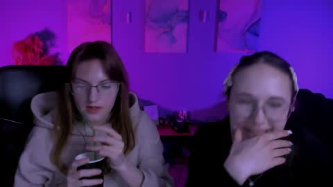 Mona  online show from April 5, 8:41 pm