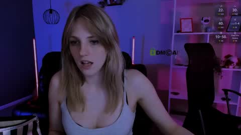 Mona  online show from April 19, 2:33 am