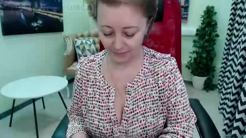 Mona online show from March 24, 11:15 am