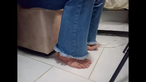 Mistresss Mona Lia online show from April 22, 6:43 am