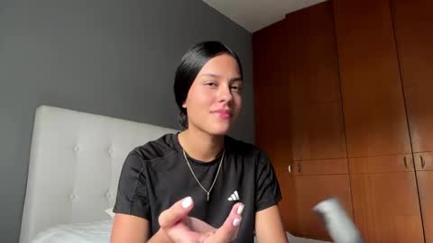 Molly online show from March 4, 9:10 pm