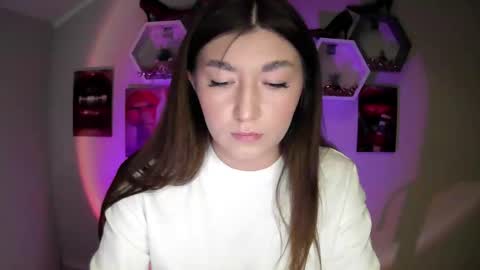 sweet girl and shine body online show from September 29, 11:04 am