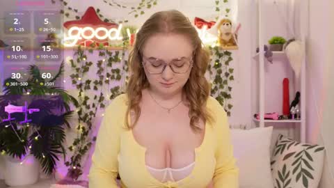 monicaasis online show from December 16, 6:25 pm