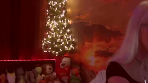 Snapshot of monicutex chatting on December 29, 3:11 am Monika    online show from December 29, 3:11 am