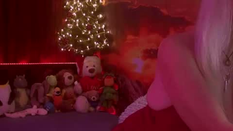 Snapshot of monicutex chatting on January 8, 3:29 am Monika    online show from January 8, 3:29 am