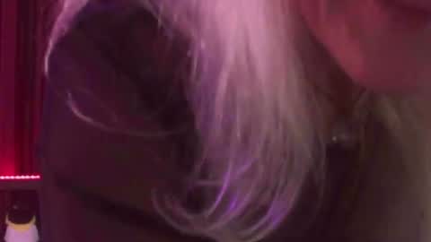 Snapshot of monicutex chatting on December 7, 2:53 am Monika    online show from December 7, 2:53 am