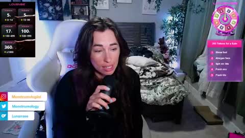 Snapshot of monstrumologist chatting on February 7, 3:02 am Lydia Mooney online show from February 7, 3:02 am
