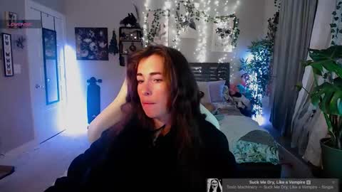 Snapshot of monstrumologist chatting on January 16, 1:16 am Lydia Mooney online show from January 16, 1:16 am