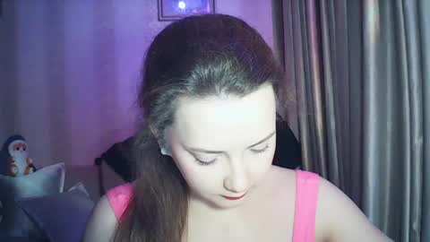 moodiemira online show from April 15, 8:20 pm