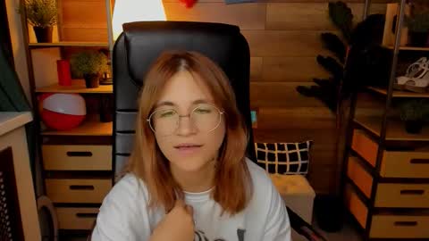 Snapshot of moon13152 chatting on September 10, 5:02 pm Katrin online show from September 10, 5:02 pm