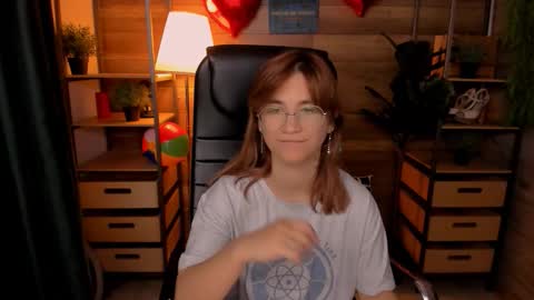 Snapshot of moon13152 chatting on October 8, 8:57 pm Katrin online show from October 8, 8:57 pm