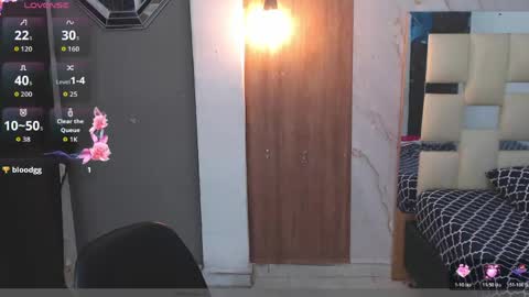 moon_and_fire_ online show from March 27, 8:26 am