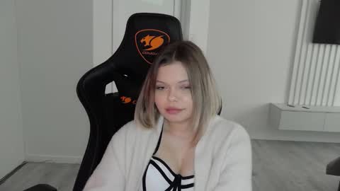 moon_lili online show from March 22, 1:39 pm