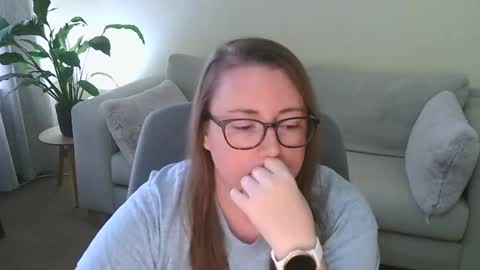 Moon Petal online show from March 6, 6:41 am