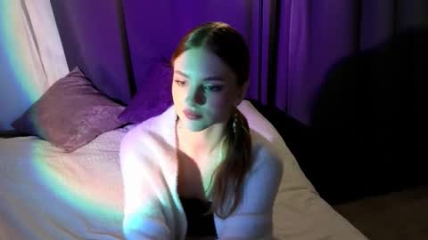 Maya online show from October 19, 8:00 pm
