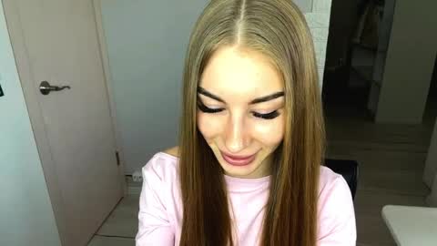 Stella online show from April 18, 7:44 am