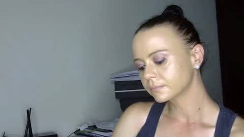 mrs_bunny_swing online show from April 1, 1:41 pm