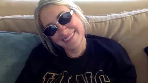 MrsPrissXO online show from April 30, 9:41 pm