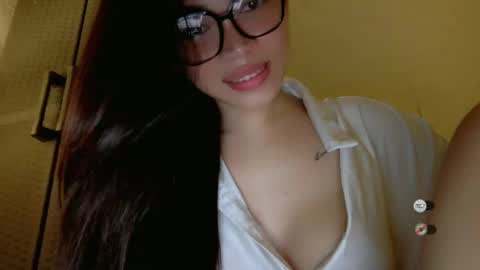 Lara online show from November 15, 8:32 pm