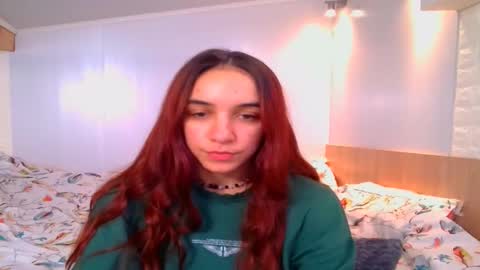 ms_sophiee online show from December 5, 9:17 pm