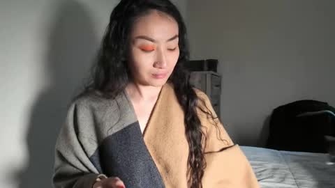 MsHebisBox online show from March 5, 6:01 pm