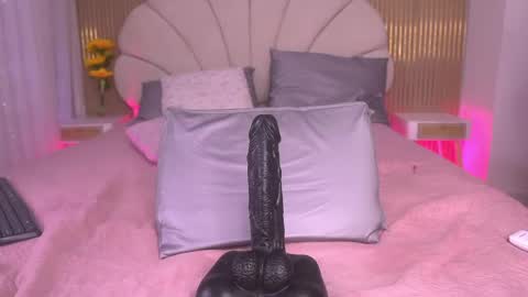 Manuela  online show from April 10, 6:30 am