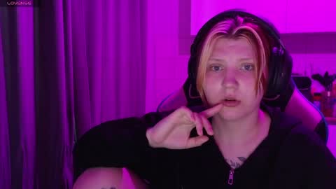 Milana online show from May 22, 2:15 pm