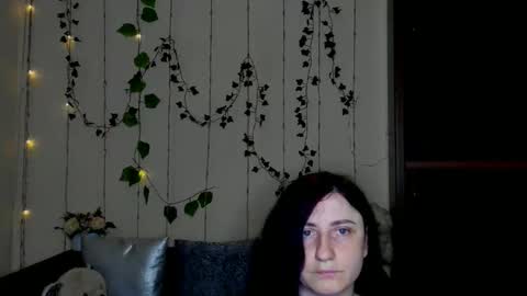 Jeneva online show from April 12, 6:33 pm