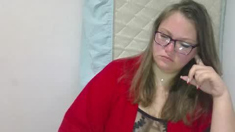 musechic_wild online show from April 8, 9:39 pm