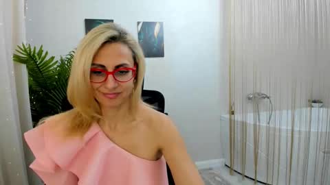 Diana online show from March 2, 11:30 am