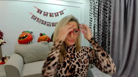 Diana online show from October 19, 11:45 am