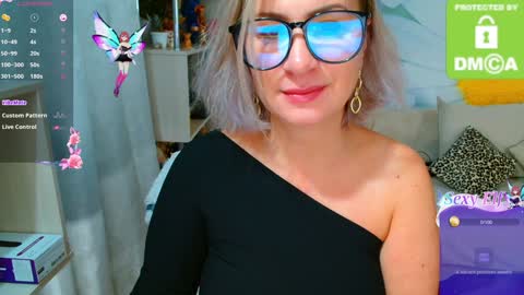 Snapshot of music_fairy chatting on December 28, 9:20 am Lana online show from December 28, 9:20 am