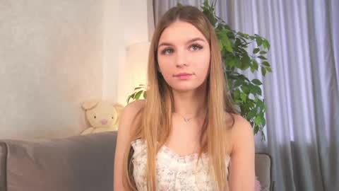 Polly online show from April 24, 1:25 pm