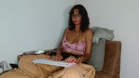 myamillor online show from March 12, 11:07 pm