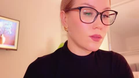 Mya-be Yours P online show from February 21, 9:04 pm