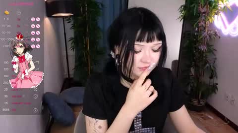 Mia online show from March 8, 2:10 pm