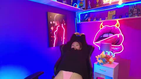 Milly Cute online show from March 21, 6:29 am