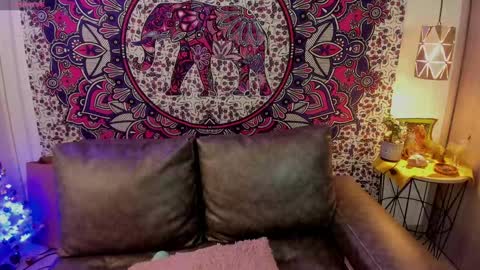 S A R A online show from January 8, 4:55 am