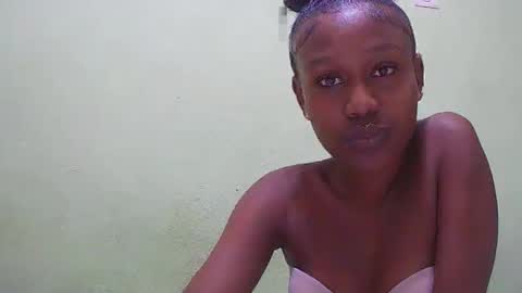 nah296652 online show from May 14, 6:58 pm